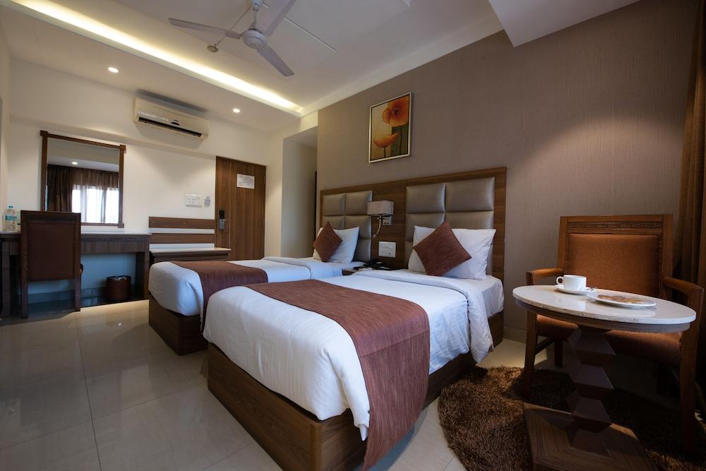 Treebo Trend Surya Nashik Exterior foto