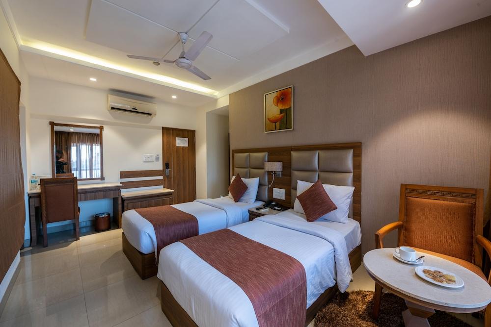 Treebo Trend Surya Nashik Exterior foto